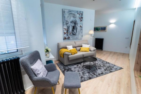 Lujoso y amplio apartamento con parking incluido
